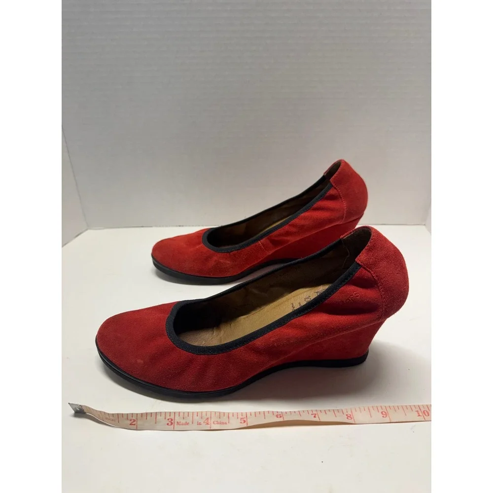 Wonders‎ Red Suede Wedge Pumps Leather Made in Spain EU 38 L-8061 7.5